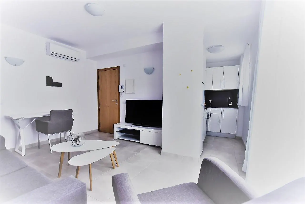 Sal Mar Suites 圣埃乌拉利亚 2*,